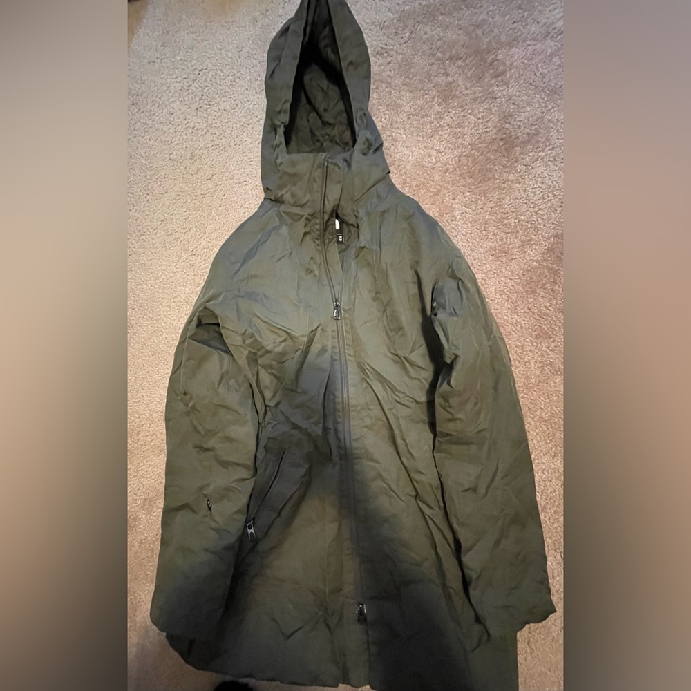 North Face quilted waterproof coat size M